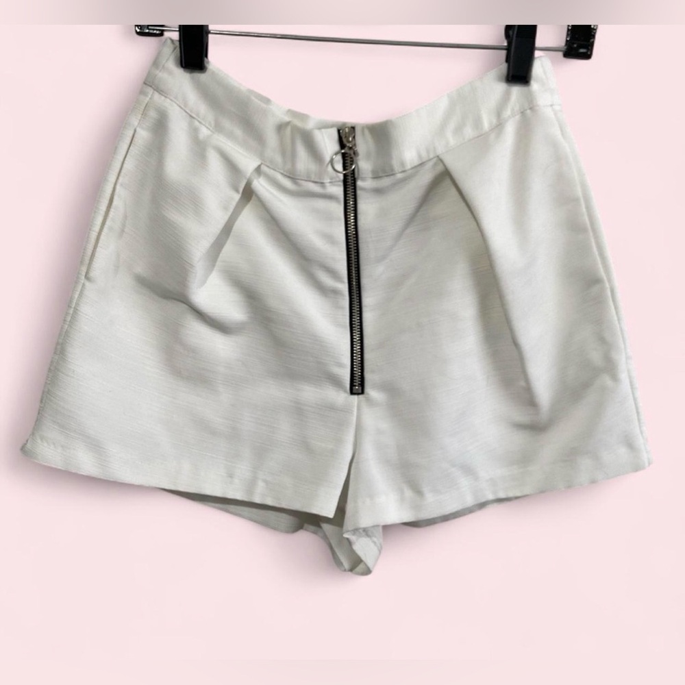 Topshop High Waist White Shorts with Zipper Detail Size 6 Excellent Condition - Picture 8 of 9
